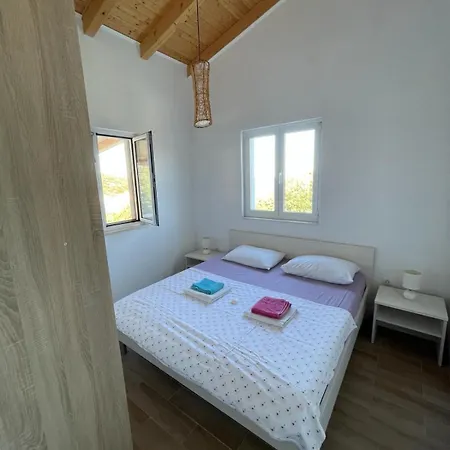Seaside House Cove Mala Svitnja, Vis - 22345 Holiday home Rogacic